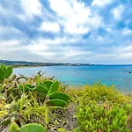 Coral Bay Star - Direct Sea Location Apartment *