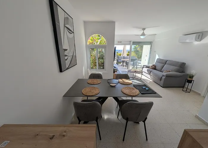 Coral Bay Star - Direct Sea Location Διαμέρισμα